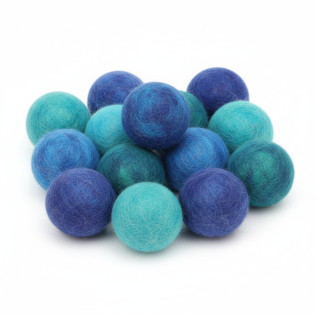 Variant 2 – Blue and teal tones felt wool cat ball toy set