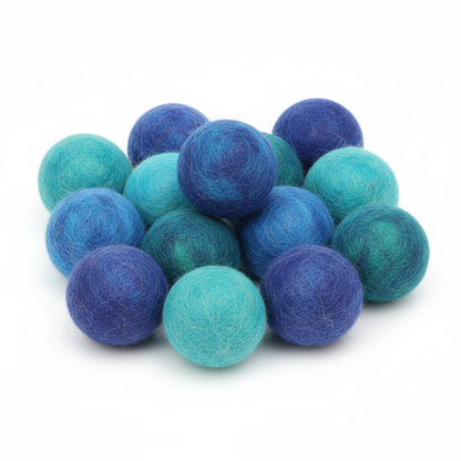 Variant 2 – Blue and teal tones felt wool cat ball toy set